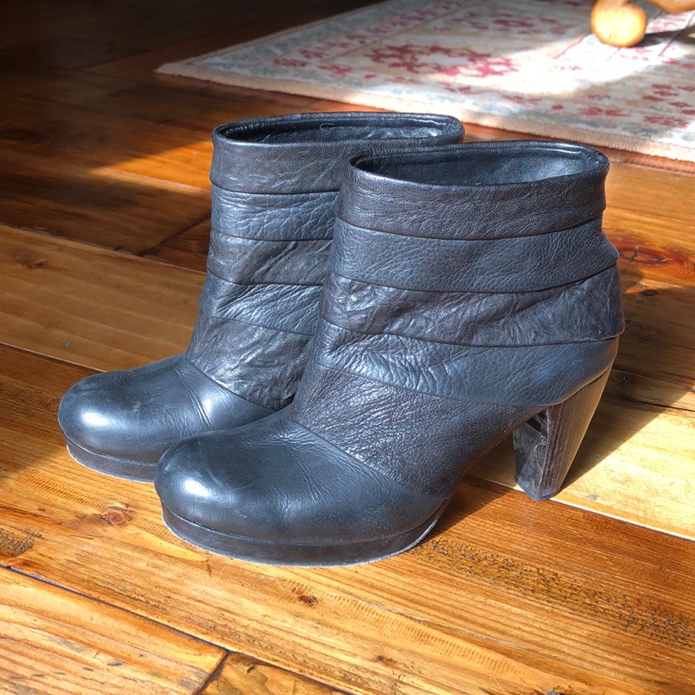 Calleen Cordero Heeled Black Booties